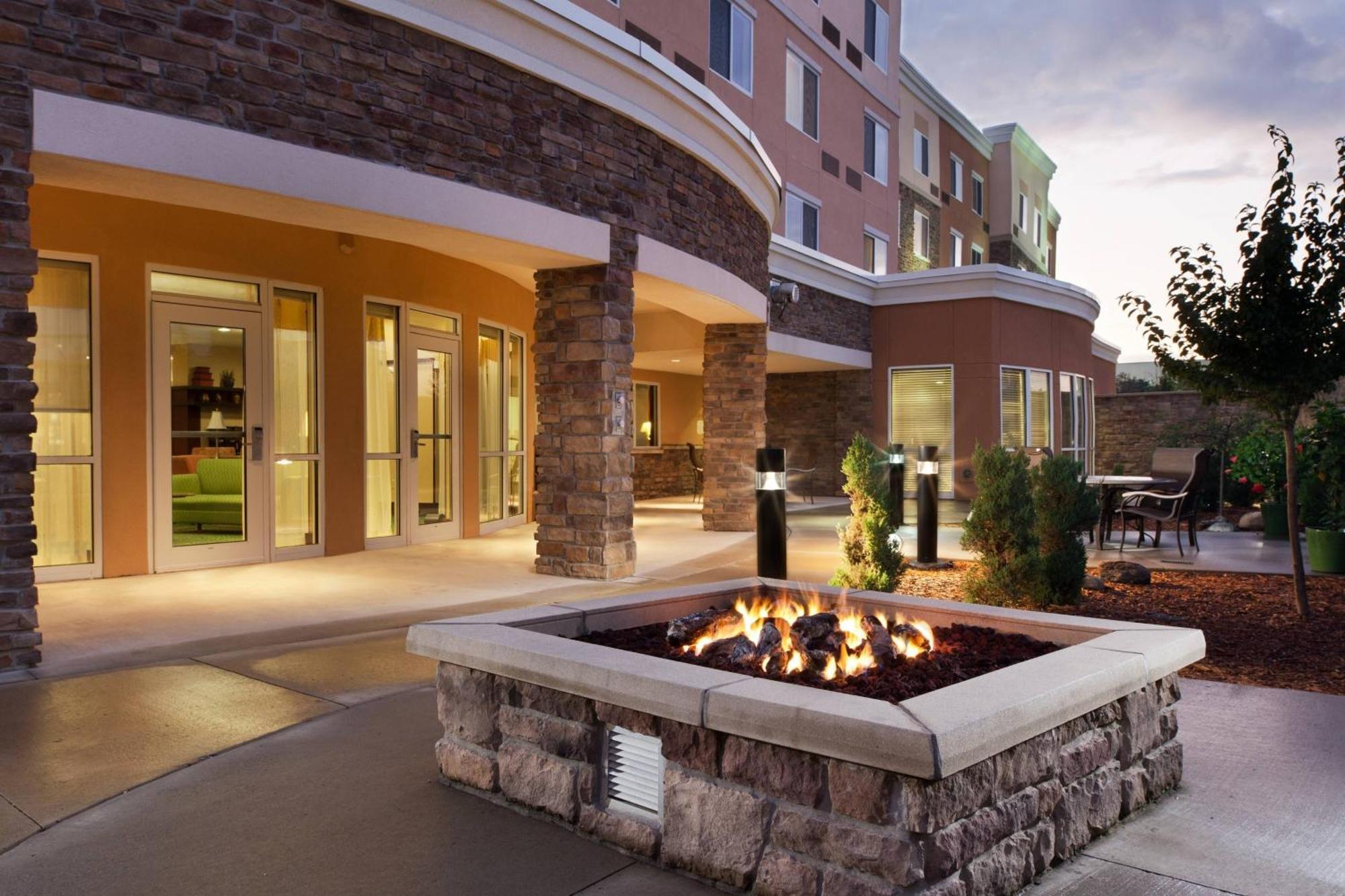 Courtyard Des Moines Ankeny Hotel Exterior foto