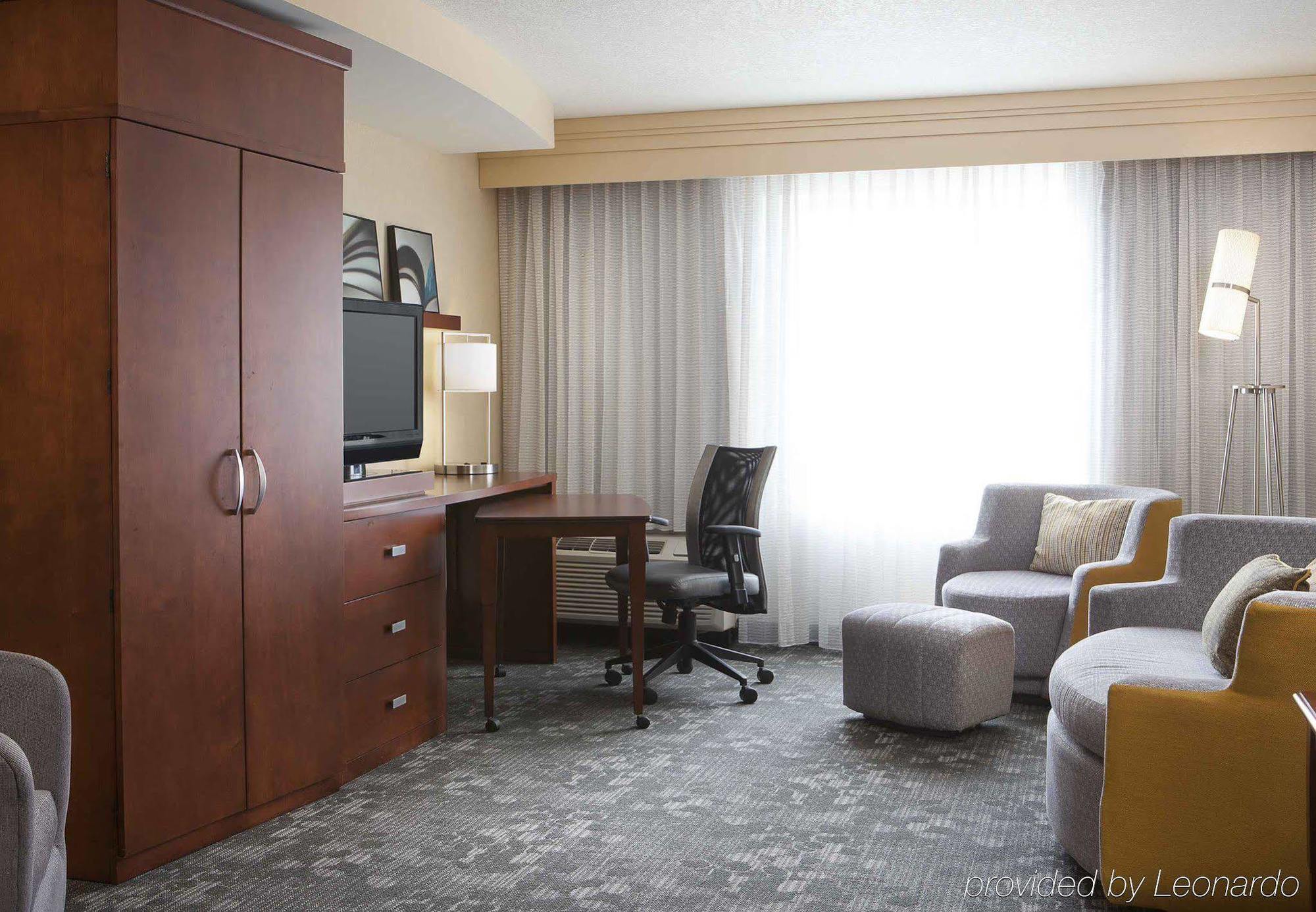 Courtyard Des Moines Ankeny Hotel Exterior foto